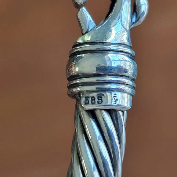 David Yurman Metro Cable Hinged Choker Necklace, Sterling and 14K Gold - Picture 4 of 7